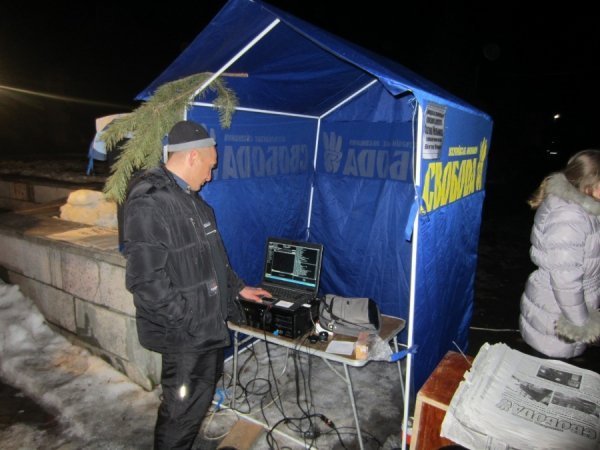 У селищі на Волині облаштували цілодобовий Майдан. ФОТО