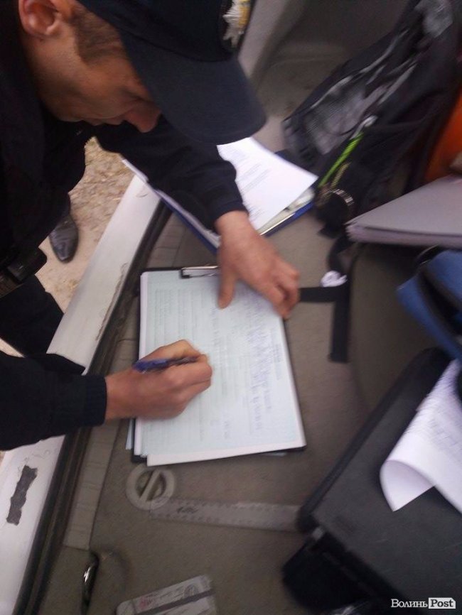 ЗМІ: у Луцьку п'яний начальник з податкової ледь не скоїв аварію. ОНОВЛЕНО