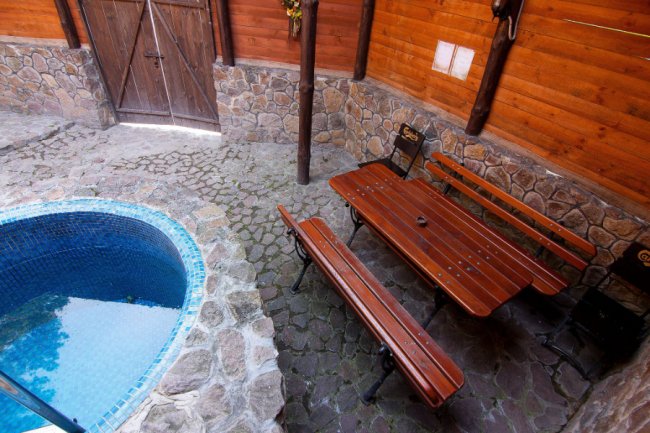 Чани на Волині: де і за скільки можна поніжитися в холодні осінні дні