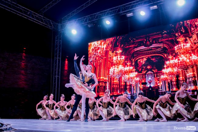 Танці під дощем та ангели на мурах: чим дивувала гостей «Ніч у Луцькому замку». ФОТО