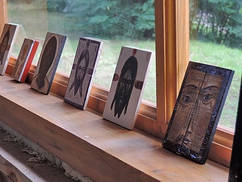 На Волині майстри малювали ікони для вояків. ФОТО