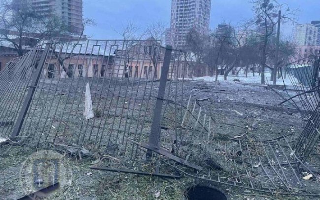 Ракетна атака на Київ: пошкоджені будинки, поранені 18 людей