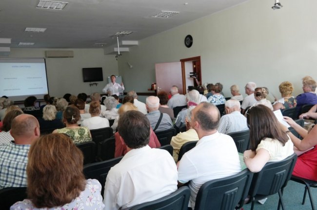 Дерев’янко розповів лучанам про переваги прямої демократії, яку він пропонує запровадити в Україні. ВІДЕО