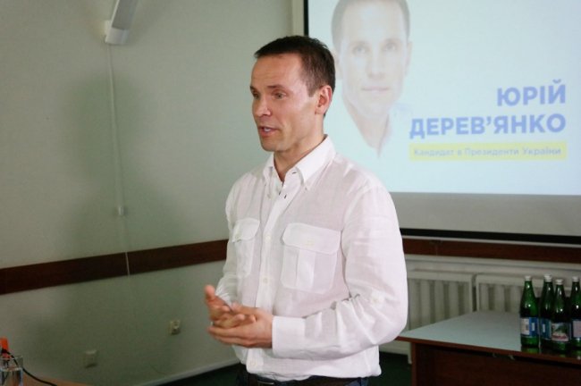Дерев’янко розповів лучанам про переваги прямої демократії, яку він пропонує запровадити в Україні. ВІДЕО