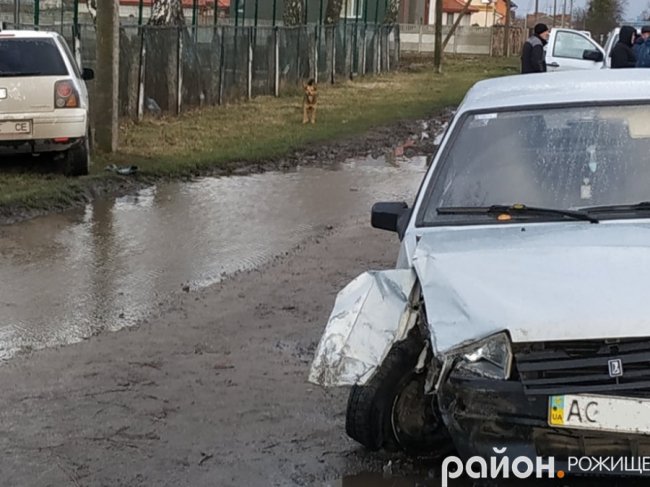 У місті на Волині не розминулися дві автівки. ФОТО