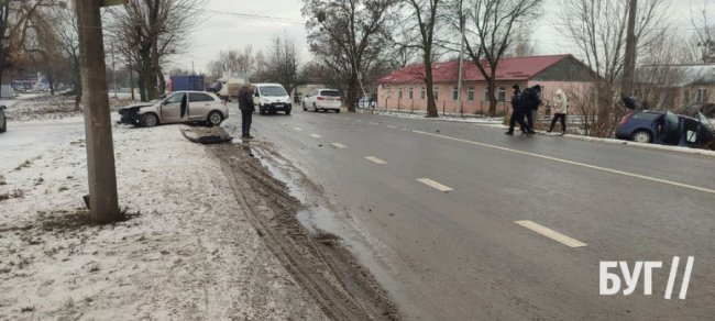 ДТП на Волині: одна з автівок злетіла у кювет. ФОТО
