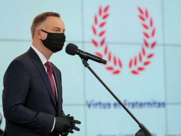 Президент Польщі нагородив волинян, які переховували вдома родину поляків