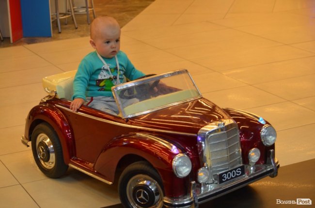 Діти наших Героїв: у «ПортСity» розважали дітей волинських атовців