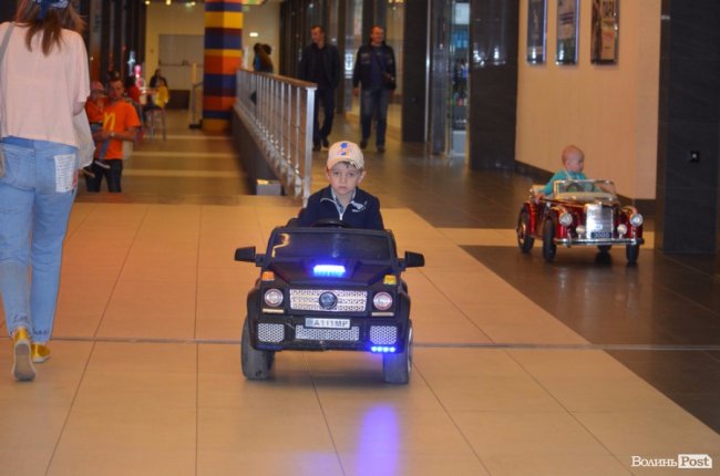 Діти наших Героїв: у «ПортСity» розважали дітей волинських атовців