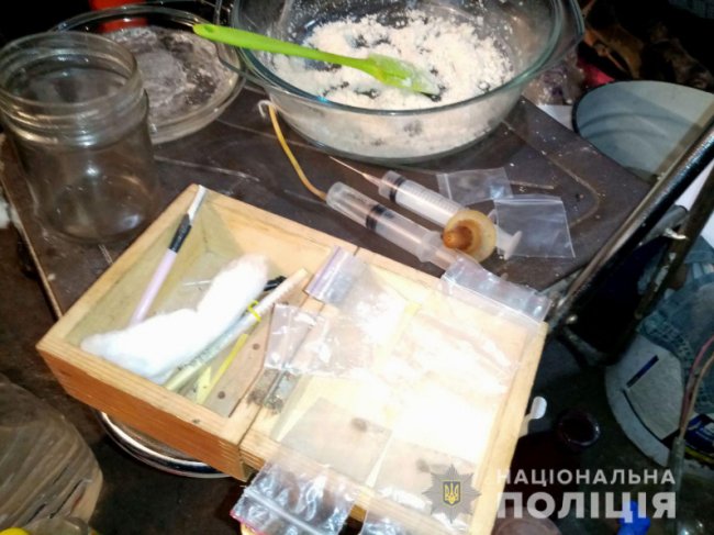 На Рівненщині в орендованому будинку діяла нарколабораторія. ФОТО