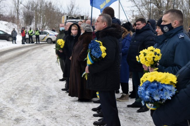 Лучани вшанували пам’ять Героїв Крут. ФОТО