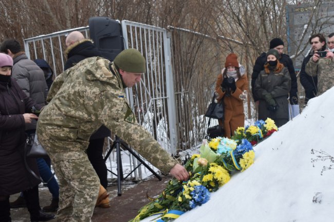 Лучани вшанували пам’ять Героїв Крут. ФОТО