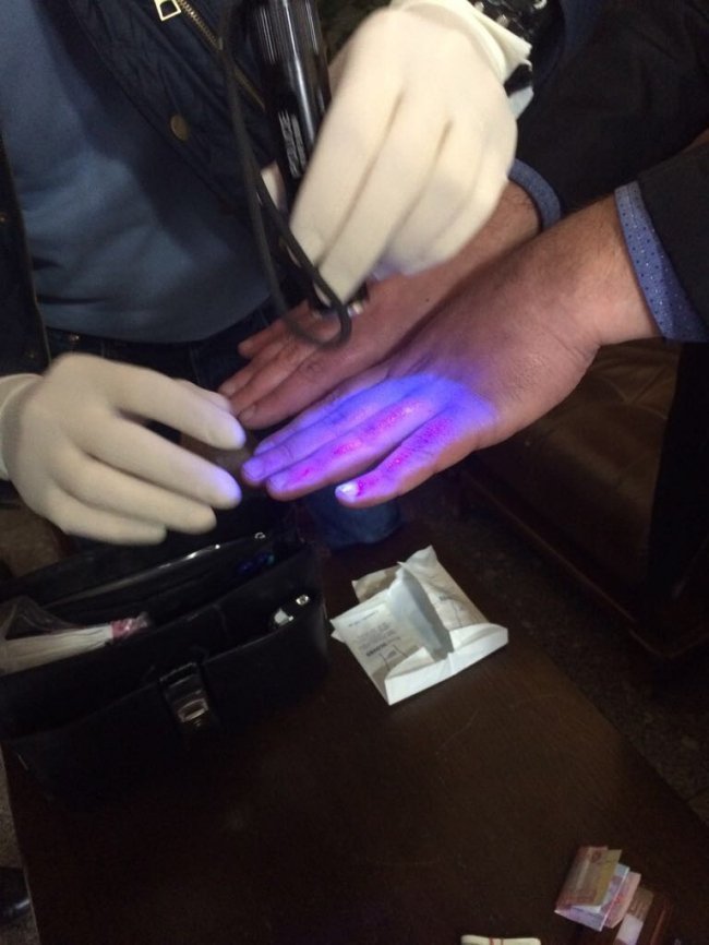 З’явилося відео затримання на хабарі волинського слідчого