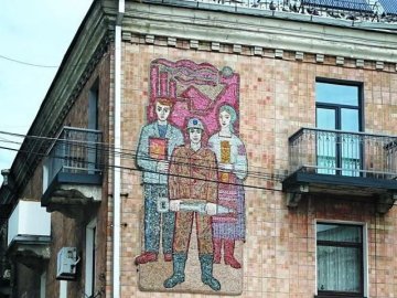 У Нововолинську хочуть перейменувати вулиці, знести радянські панно та пам'ятний знак