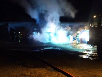 Вночі на Волині горіла зерносушарка. ФОТО