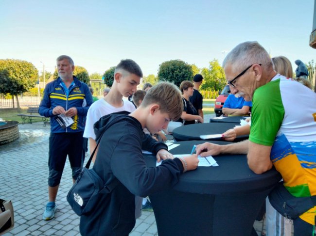 У Боратинській громаді вперше відбувся забіг пам’яті «Шаную воїнів, біжу за героїв України»