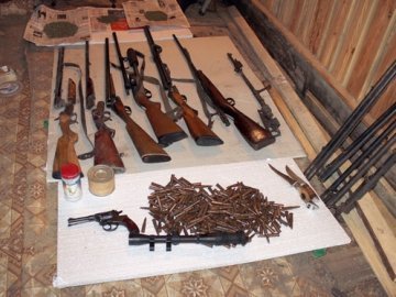 На Волині в росіянина вилучили арсенал зброї. ФОТО