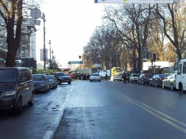 Силовики на Грушевського: важка техніка, свої «стіна координат» та кіноекран. ФОТО 