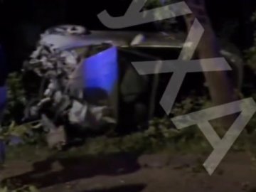 Авто в кюветі: У Луцьку на вулиці Глушець сталася ДТП. ВІДЕО