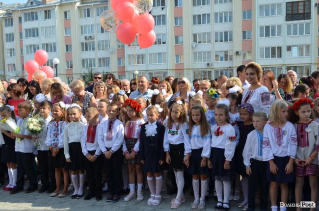 Під гаслом «Вперше»: луцька школа №27 відкрила свої двері. ФОТОРЕПОРТАЖ
