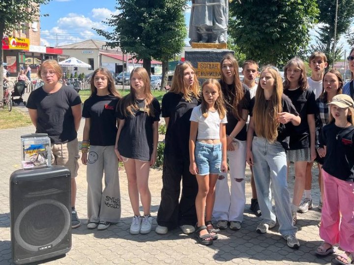 На Волині дитячий волонтерський батальйон збирає кошти на ЗСУ. ВІДЕО