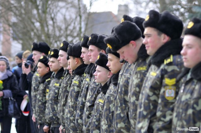 Сотні лучан вшанували пам’ять Героїв Небесної Сотні