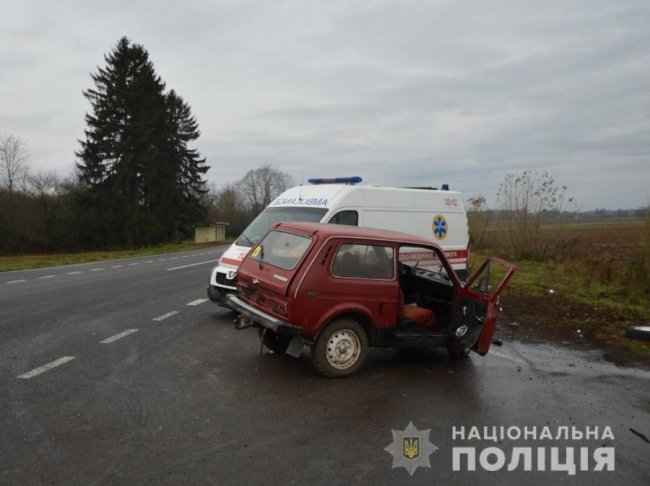 Подробиці аварії на Волині, у якій травмувались троє людей. ФОТО