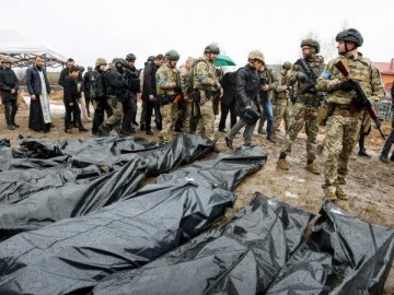 З братської могили у Бучі ексгумували 73 тіла