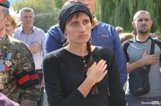 «Був сміливим, добрим і завжди допомагав»: у Луцьку попрощалися з Героєм Юрієм Лавренчуком. ФОТОРЕПОРТАЖ