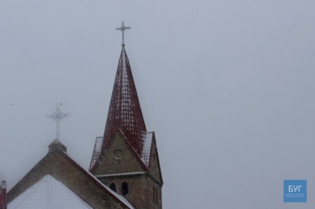 Вулиці Володимира засипало снігом. ФОТО