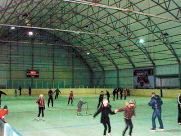 Лучанку обурила російська попса на ковзанці