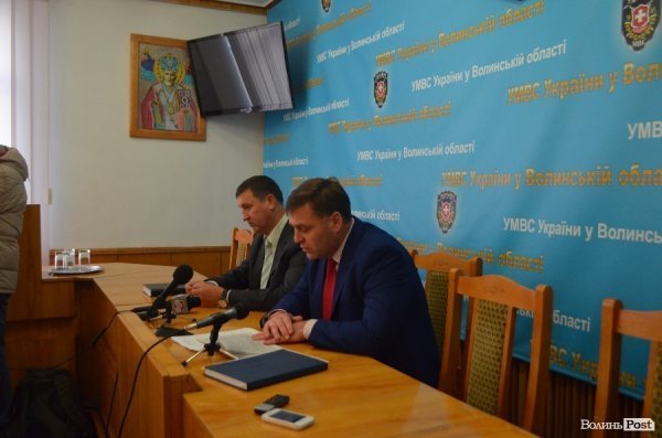 У Луцьку активісти висловили вимоги щодо кадрових призначень в оновлену поліцію. ФОТО. ВІДЕО. ДОКУМЕНТ