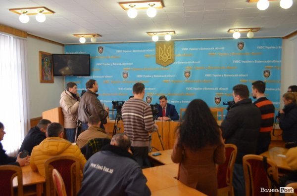 У Луцьку активісти висловили вимоги щодо кадрових призначень в оновлену поліцію. ФОТО. ВІДЕО. ДОКУМЕНТ