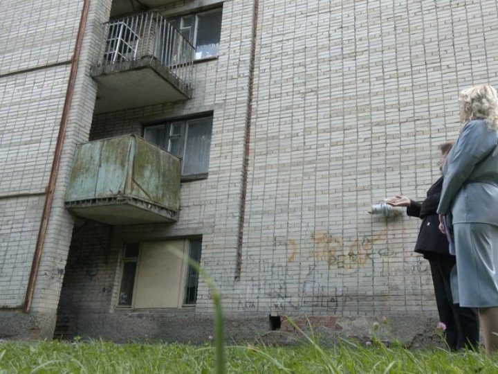 Хотіла самовільно залишити гуртожиток: що відомо про студентку, яка випала з вікна у Луцьку