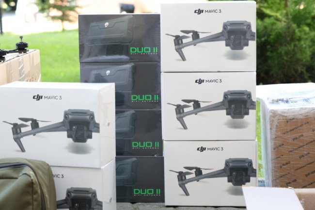 Луцька громада передала воїнам РЕБи, квадрокоптери та дрони. ФОТО