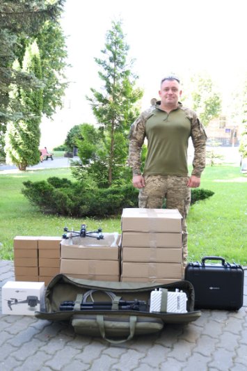 Луцька громада передала воїнам РЕБи, квадрокоптери та дрони. ФОТО