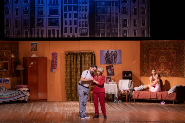 Істинні цінності не купиш за гроші: театральний анонс у Луцьку на 28 січня – 2 лютого