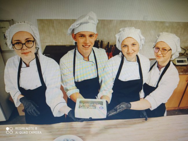 На Волині студенти створили цукерки «ЗСУ». ФОТО