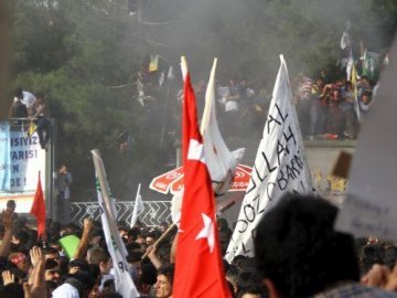 У Туреччині від теракту постраждали 153 людини 
