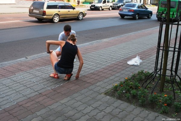 Як у Луцьку малювали найдовші класики України. ФОТО