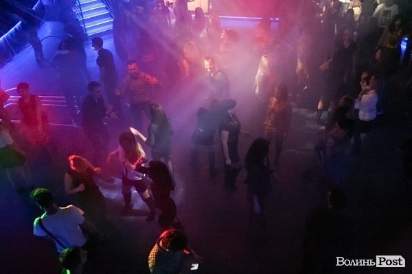 У Луцьку відкрили оновлений клуб «ХХІ століття». ФОТО