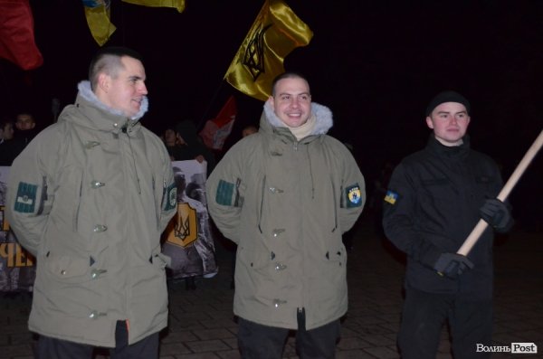 «На деревах замість листя розіпнем сепаратиста», - Марш у Луцьку. ФОТО. ВІДЕО