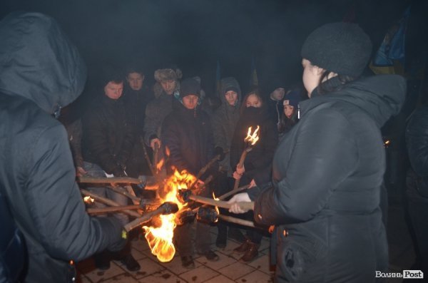 «На деревах замість листя розіпнем сепаратиста», - Марш у Луцьку. ФОТО. ВІДЕО