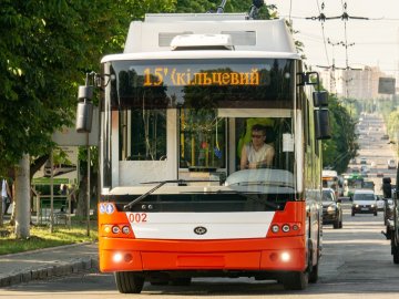 У Луцьку вчитимуть, а потім працевлаштують охочих бути водіями тролейбуса