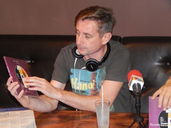 У Луцьку Сергій Жадан презентував музичний альбом «Бийся за неї»