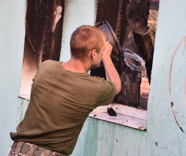 Військові волинської бригади допомогли загасити пожежу на Луганщині: постраждав боєць. ФОТО
