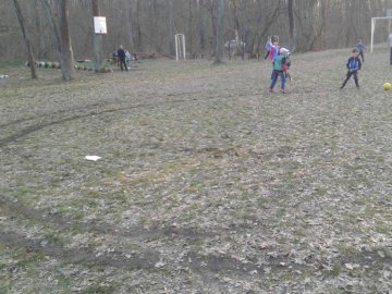 На Волині п’яні молодики на BMW влаштували «ігри», ледь не збивши дитину