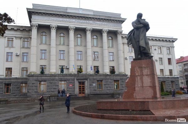 Луцьк не готовий до Нового року. ФОТО 