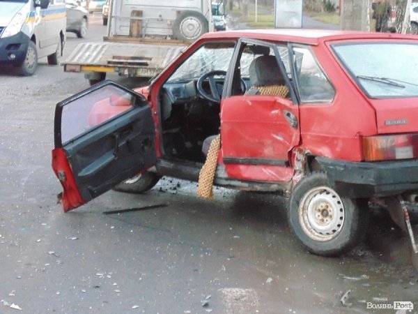 Аварія у Луцьку: троє постраждалих. ФОТО