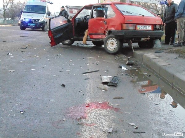 Аварія у Луцьку: троє постраждалих. ФОТО